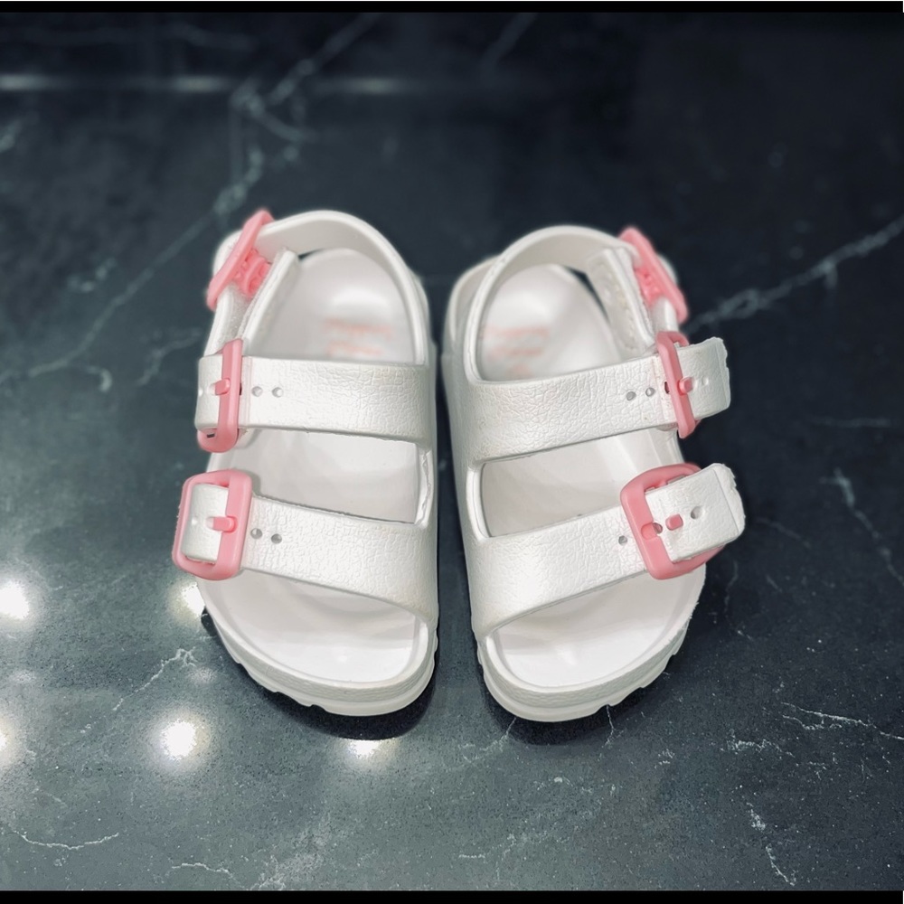 Sandals - Picture 2 of 3